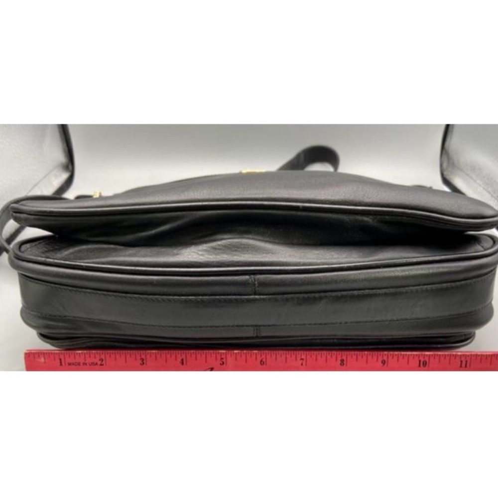 Authentic Gucci Large Black Leather Vintage Over-The-Shoulder Bag - Picture 12 of 14